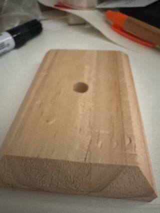 Base in legno con foro centrale