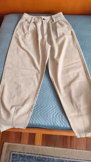 Conjunto Jersey arcilla y Pantalón Beige