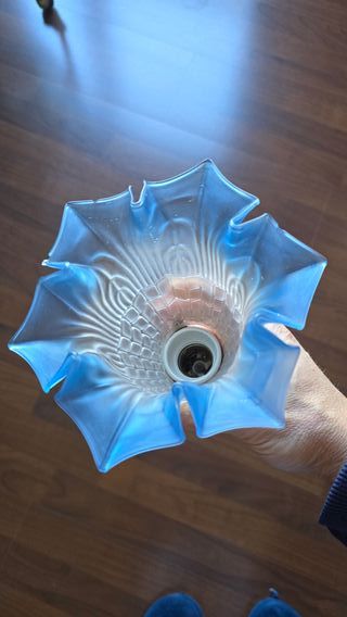 Antico paralume floreale in vetro