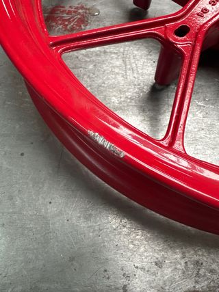 Llanta Delantera Suzuki GSX S 125 Roja