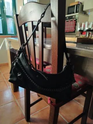 Borsa nera con catena