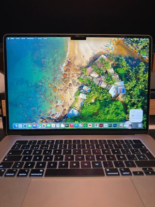 MacBook Air 15” M3 gold