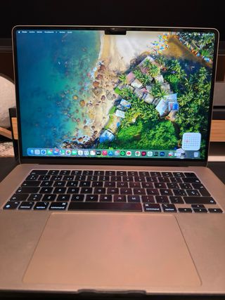 MacBook Air 15” M3 gold