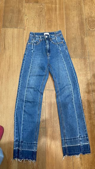 Pantalón vaquero desgastado