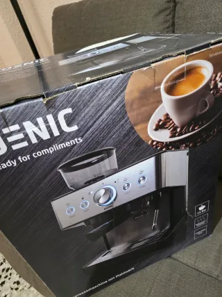 Cafetera Expreso Koenic con Molinillo