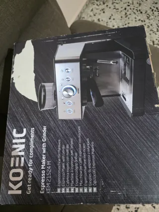 Cafetera Expreso Koenic con Molinillo