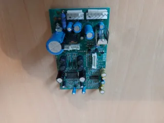 Placa Korg KIP 2055. Amplificador.