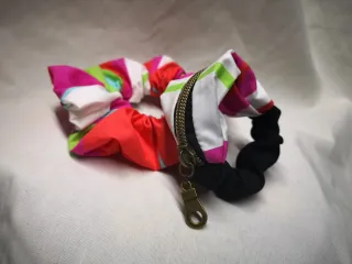 Conjunto Pulsera Monedero y Coletero Multicolor