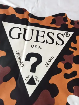 Camiseta Gu@ss Estampada Leopardo Negra