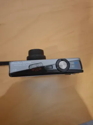 Canon PowerShot SD750 Argento