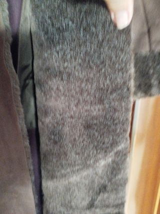 Abrigo largo marrón con forro de pelo