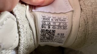 Zapatillas Adidas Beige y Blancas