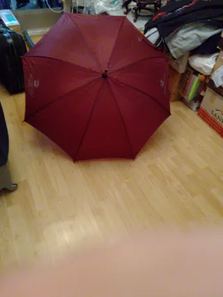 Paraguas grandes negro y demás colores.