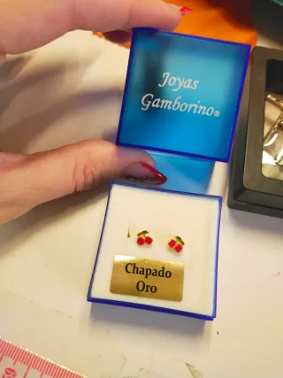 Pendientes bebé chapado oro cereza