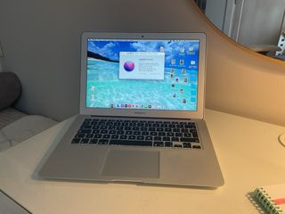 MacBook Air 13 2015 1.6 GHz i5 4GB Plata