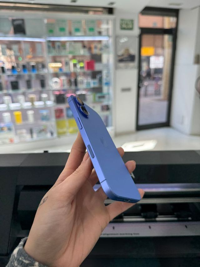 IPHONE 16 PLUS 128GB NELLA SUA SCATOLA