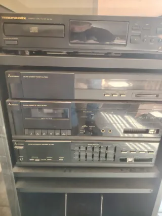 Torre Hi-Fi Marantz Mitsubishi Negra