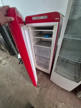 Congelador Smeg Rojo