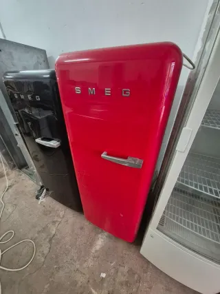 Congelador Smeg Rojo