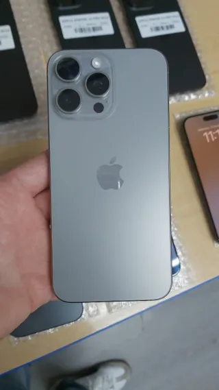 iPhone 16 Pro Max 256GB Gris/Plata batería 100%