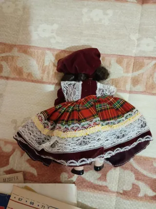 Lote: Monederos, Muñeca, Toalla y Maniquí