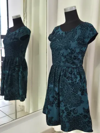 Vestido estampado floral y paisley