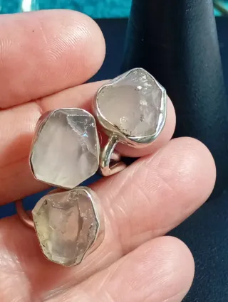 Anillo Plata Ley cuarzo rosa en bruto