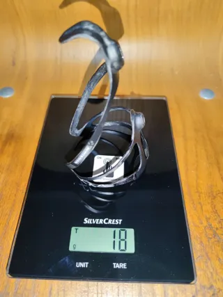 2 Portabidones Fibra Carbono 18 gramos cada uno.