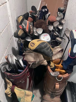 Bolsa de palos de golf y palos