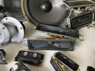 Altavoces Varios Tamaños.