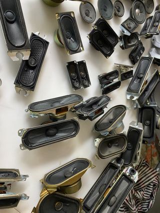 Altavoces Varios Tamaños.