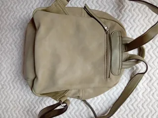 Mochila sintética caqui