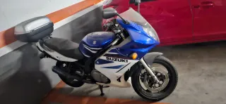 Suzuki GS500F (Practicamente nueva) Azul y Blanca