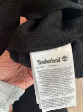 Sudadera Timberland Negra con Logo Dorado