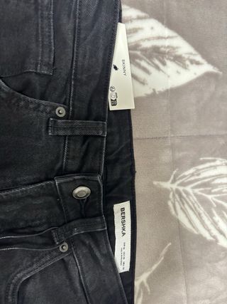 Pantalón vaquero negro