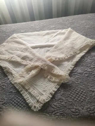 Manteletas Fallera Beige