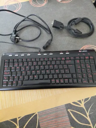 Teclado Labtec e Cavi