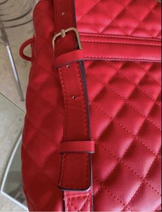 Zaino Guess trapuntato rosso