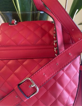 Zaino Guess trapuntato rosso