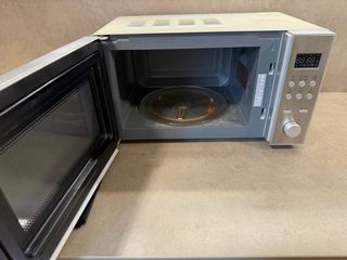 Microondas Cecotec Steel con Grill