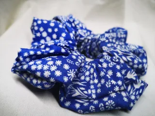 Pulsera monedero y coletero estampado floral