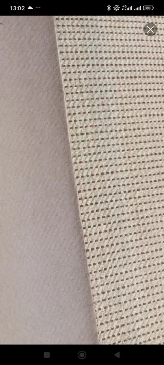 Alfombra de bambú beige y marrón