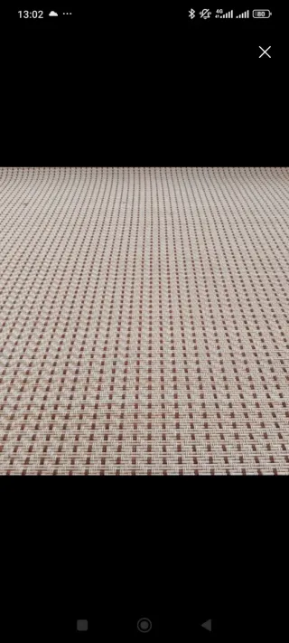 Alfombra de bambú beige y marrón