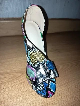 Zapatos de tacón multicolor