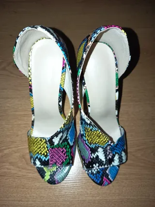 Zapatos de tacón multicolor