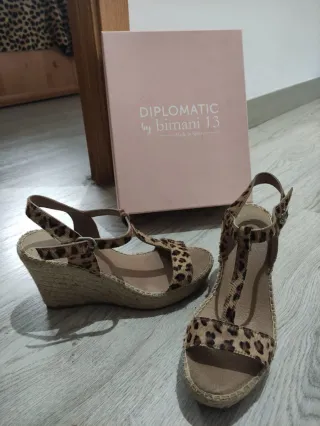Sandalias cuña Diplomatic by bimani 13.