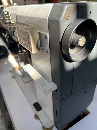 Máquina de coser industrial