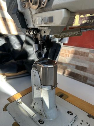 Máquina de coser industrial