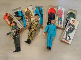 Muñecos Geyper Man con uniformes