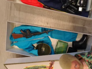 Muñecos Geyper Man con uniformes